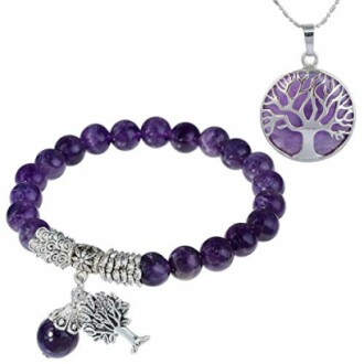 Bracelet en améthyste avec breloques et collier arbre de vie.