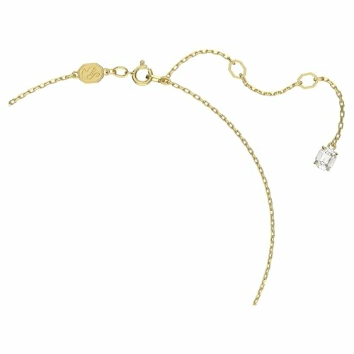 Bracelet en or délicat avec un diamant.