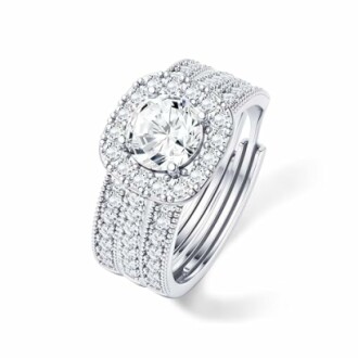 Bague en diamant élégante avec pierres brillantes.