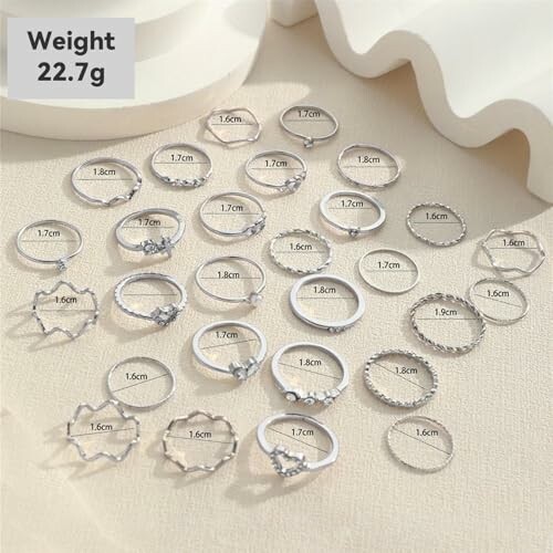Ensemble de bagues en argent avec tailles indiquées.